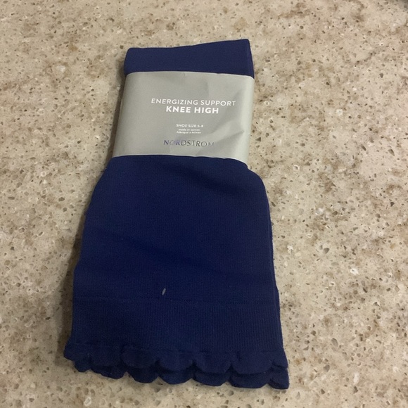 NWT Nordstrom Brand Navy Energizing Socks - Picture 1 of 3